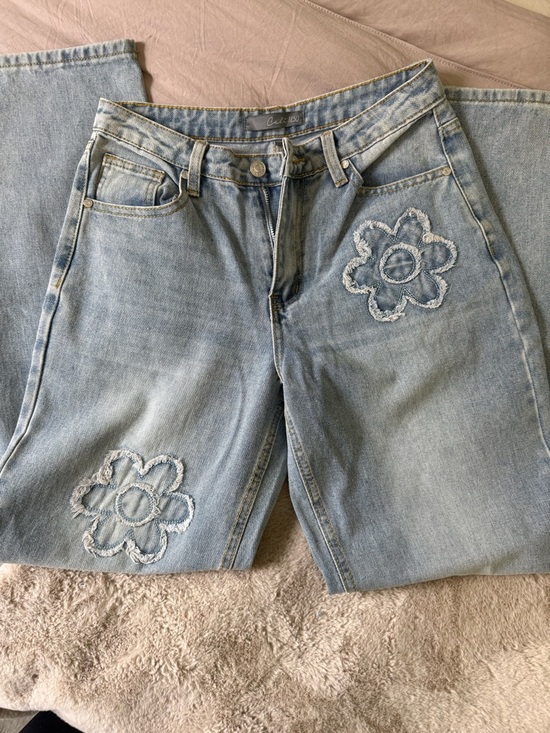 Cali1850 Denim - Light Blue Floral Appliqué Wide Leg Jeans